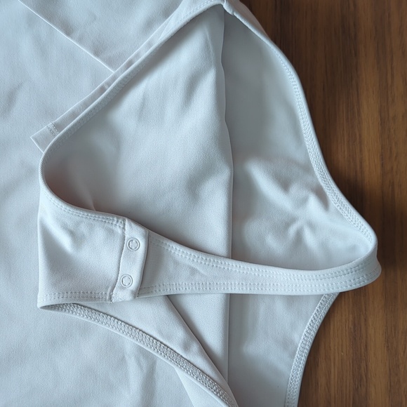 Aritzia Square Neck Bodysuit - NWT - Picture 4 of 4